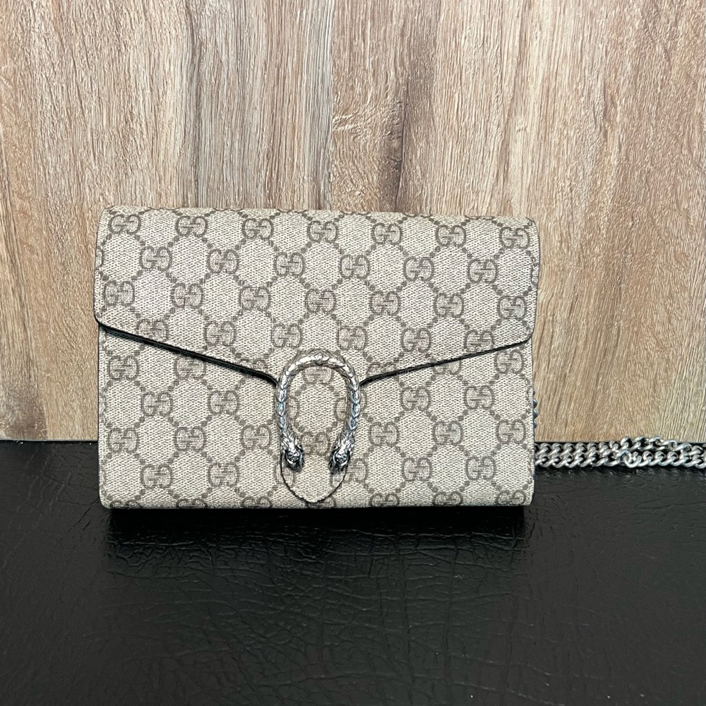 Gucci Beige GG Supreme Dionysus Clutch